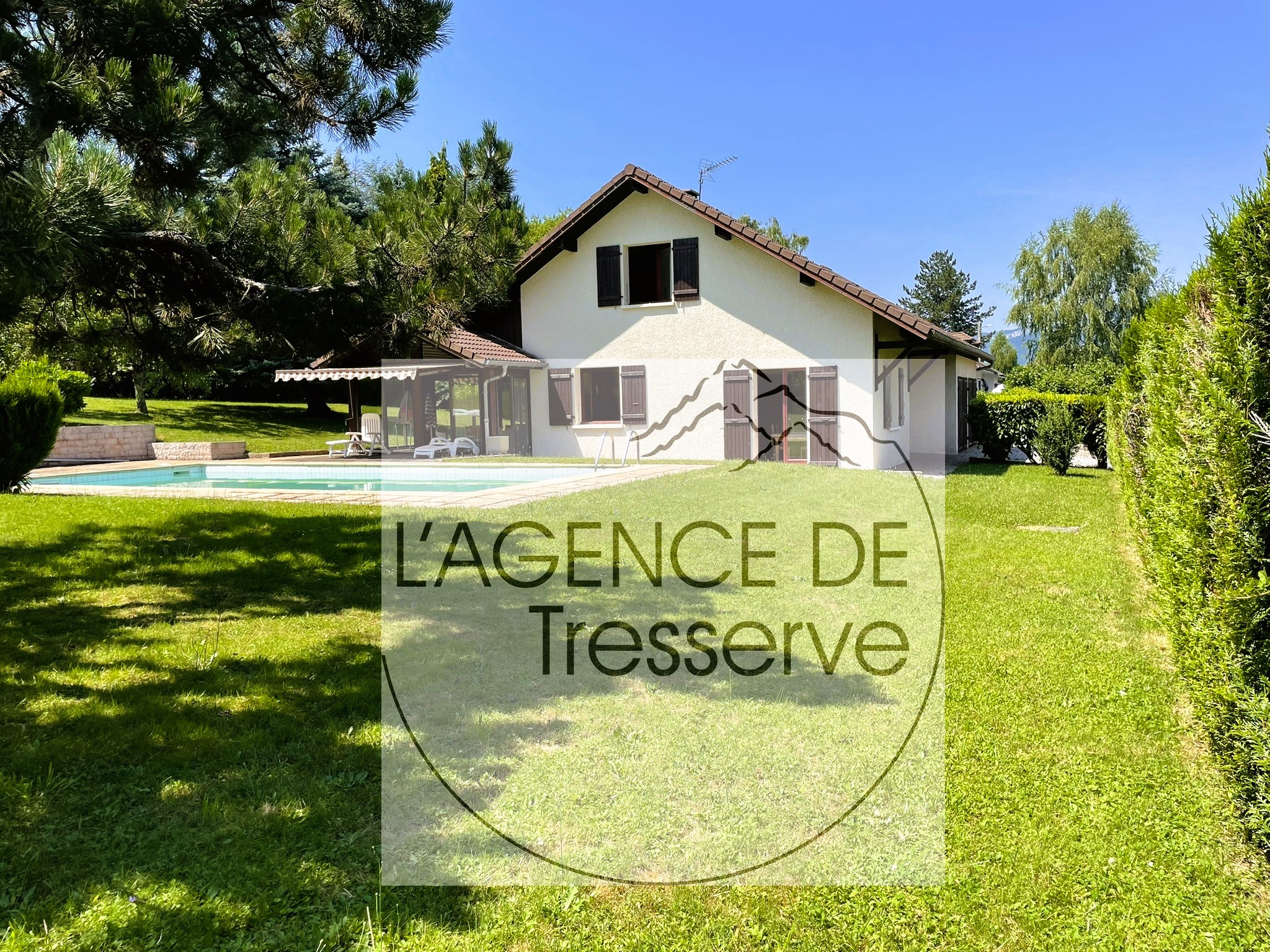 MAISON INDEPENDANTE SUR UN TERRAIN DE 1808M2